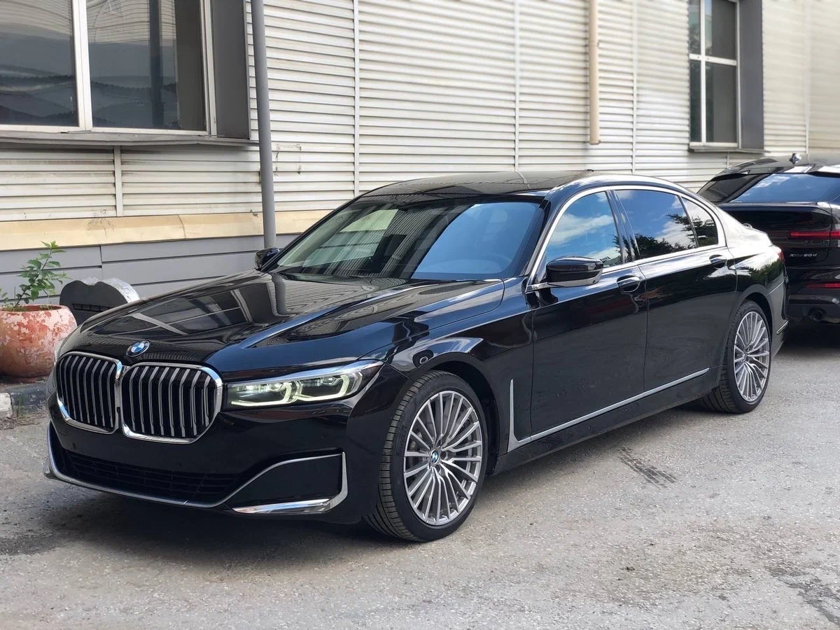 BMW 7 G12